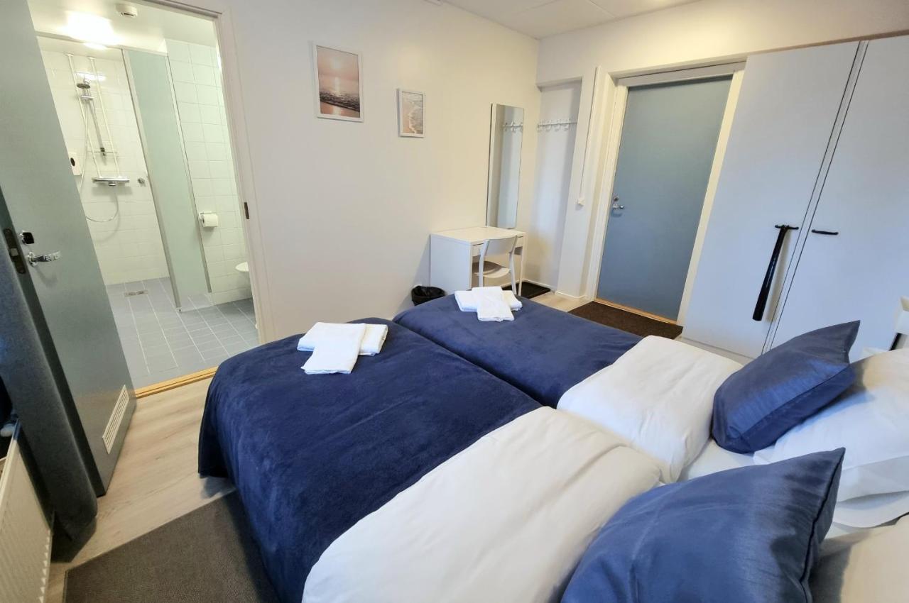 Gasthaus Vanha-Merivartioasema Kotka Esterno foto
