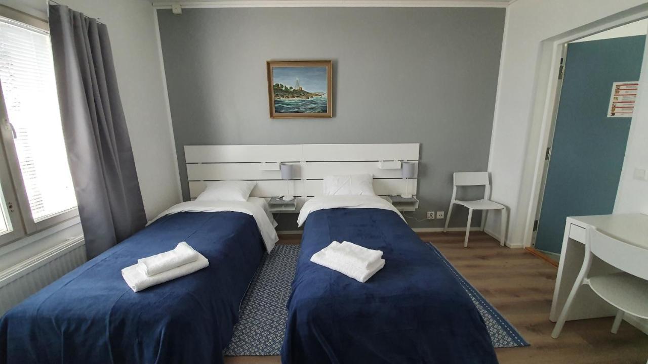 Gasthaus Vanha-Merivartioasema Kotka Esterno foto