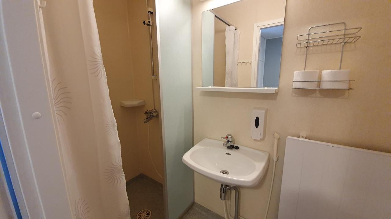Gasthaus Vanha-Merivartioasema Kotka Esterno foto