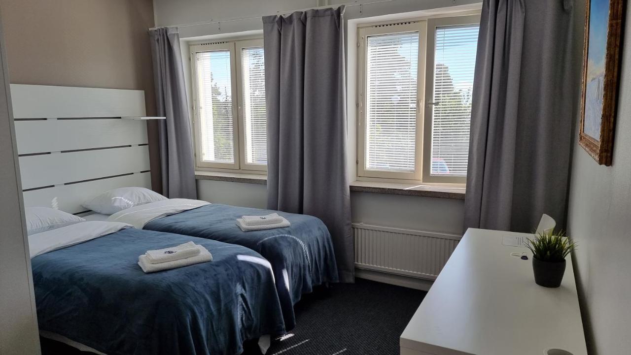 Gasthaus Vanha-Merivartioasema Kotka Esterno foto