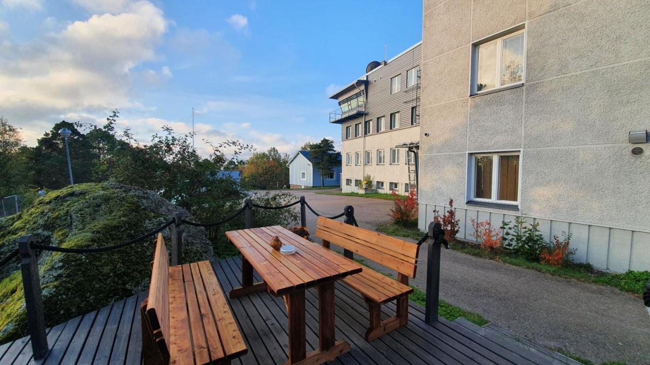 Gasthaus Vanha-Merivartioasema Kotka Esterno foto