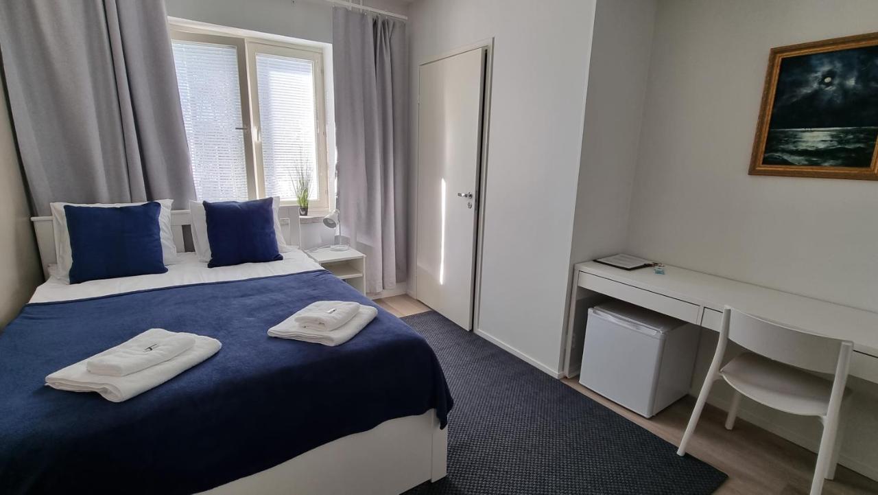 Gasthaus Vanha-Merivartioasema Kotka Esterno foto